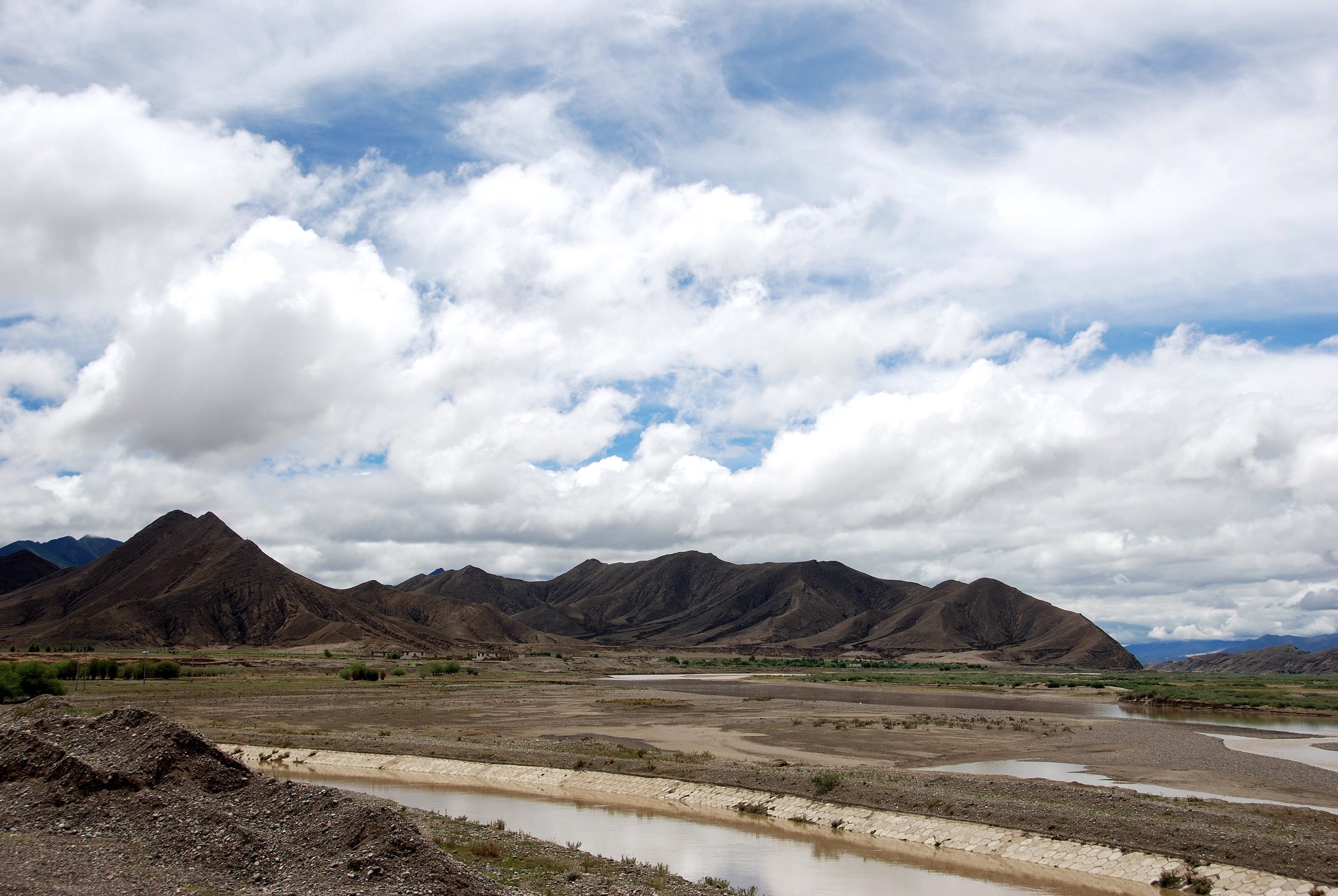 Barragem chinesa de US$ 167 bi gera preocupações ambientais e tensão com a Índia