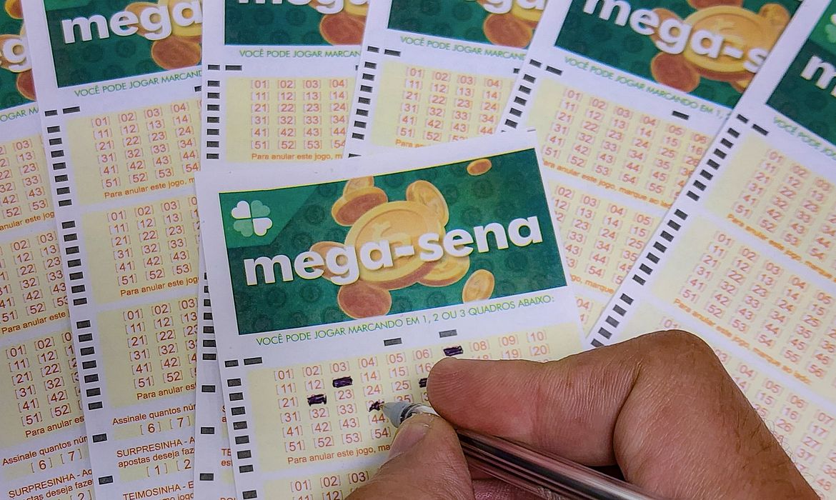 Mega-Sena acumula e prêmio chega a R$ 100 milhões após sorteio sem ganhadores