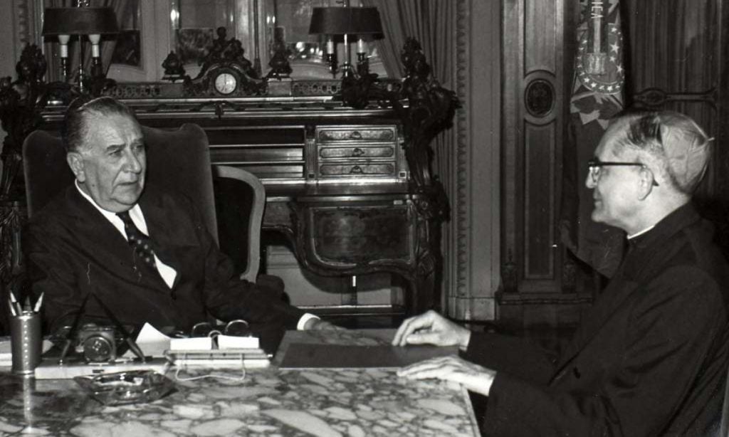 Uerj revoga título de doutor honoris causa concedido a Emílio Médici em 1974