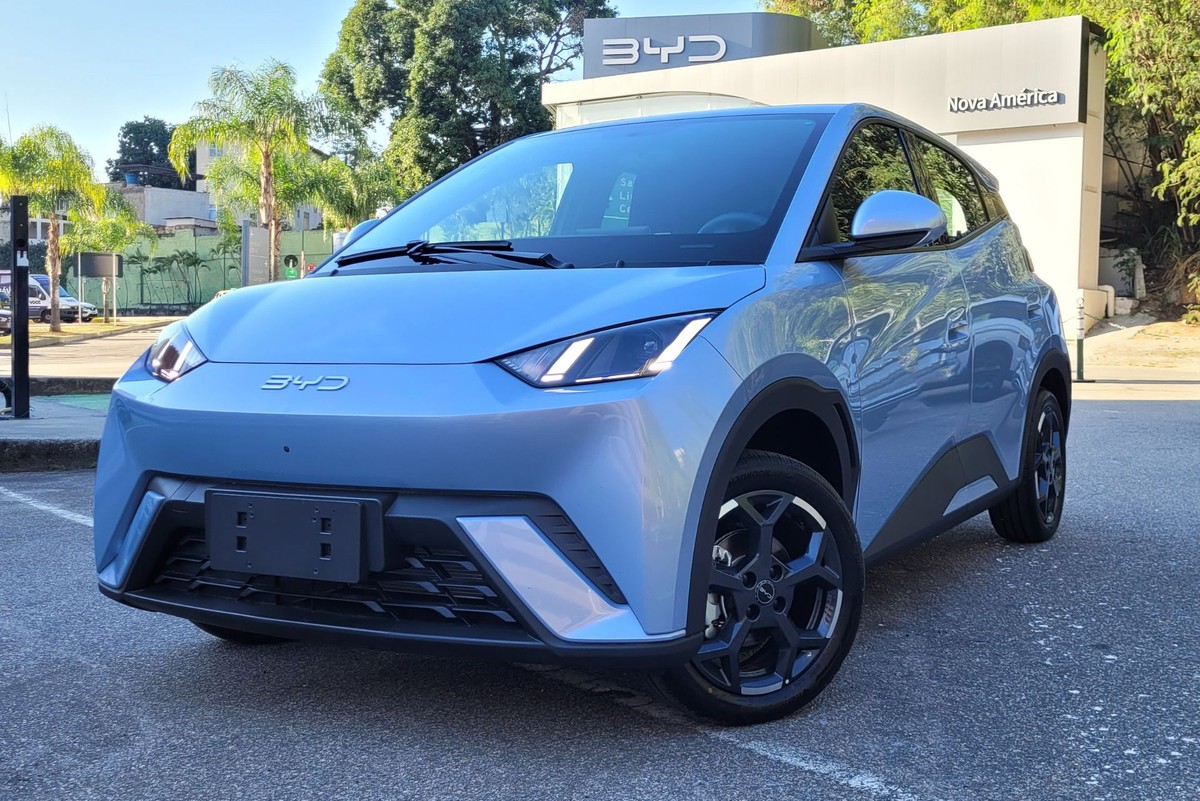 BYD Dolphin Mini 2026 ganha nova cor e atualizações no carro elétrico mais vendido do Brasil