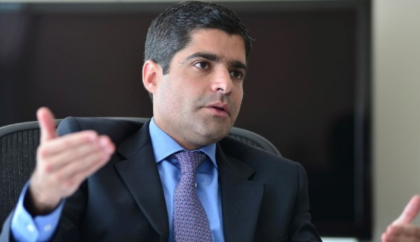ACM Neto se destaca na corrida pelo governo da Bahia, aponta pesquisa recente