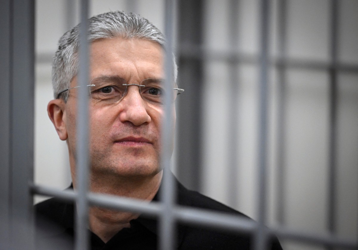 Ex-vice-ministro da Defesa da Rússia é sentenciado a 13 anos por corrupção