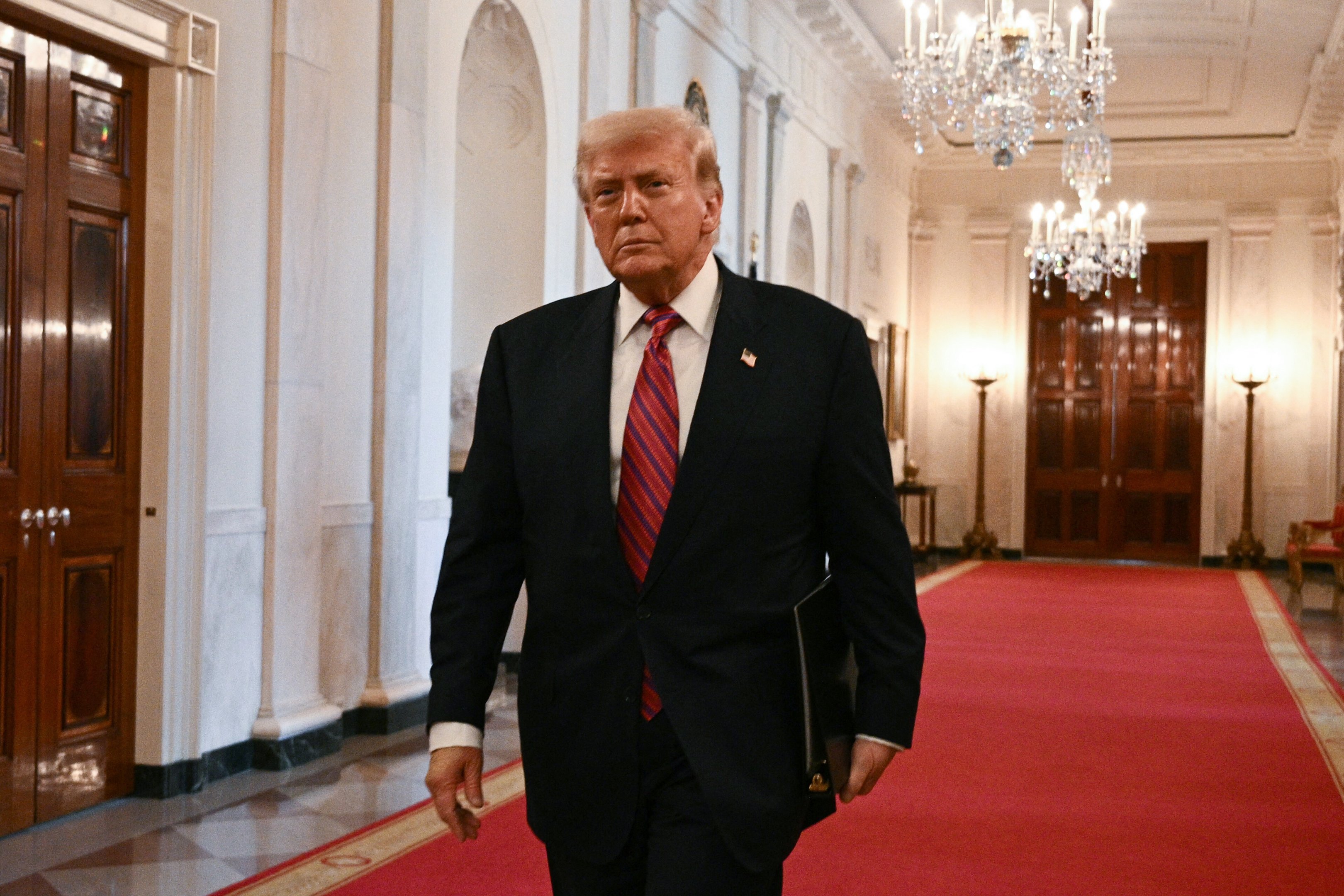 Trump Media adquire US$ 2 bilhões em bitcoin e fortalece reserva corporativa
