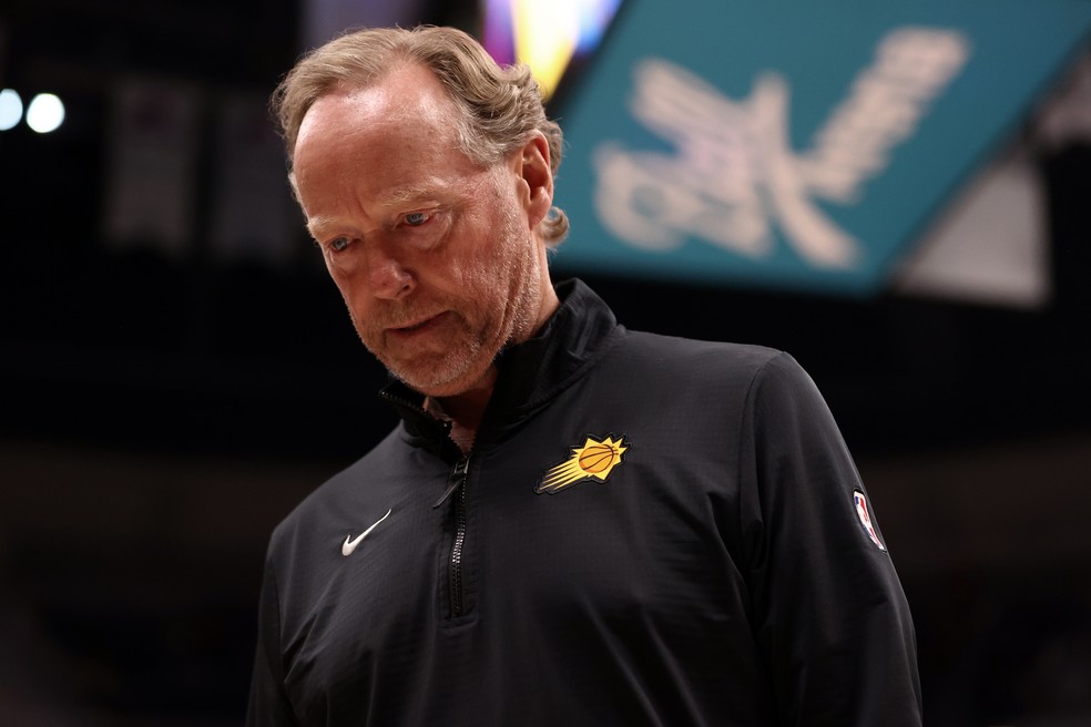 Mike Budenholzer no comando do Phoenix Suns (Foto: Getty Images)