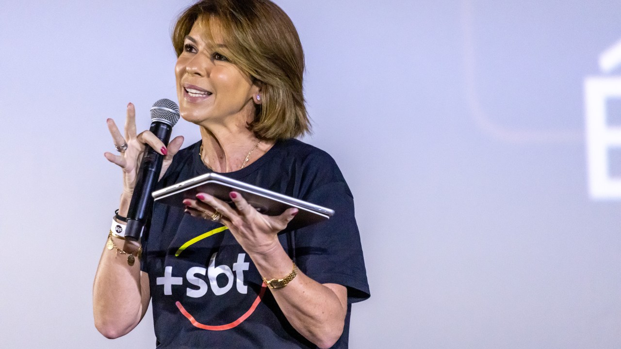 Daniela Beyruti no evento de lançamento do +SBT, plataforma de streaming gratuita da emissora (Foto: João Raposo/SBT)