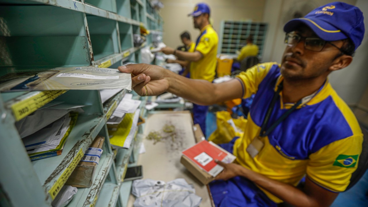 Correios enfrentam crise financeira e auditora aponta insustentabilidade a longo prazo