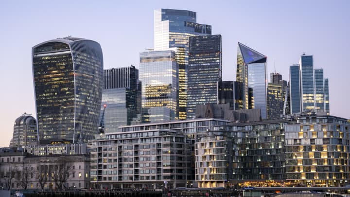Captação de recursos em IPOs em Londres atinge menor nível em 30 anos