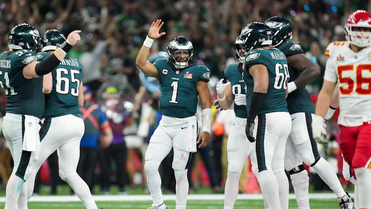 Vinte e seis equipes da NFL iniciam treinamentos nesta terça-feira