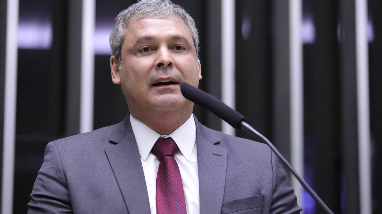 Petista aciona Conselho de Ética contra Eduardo por aumento de tarifas de Trump