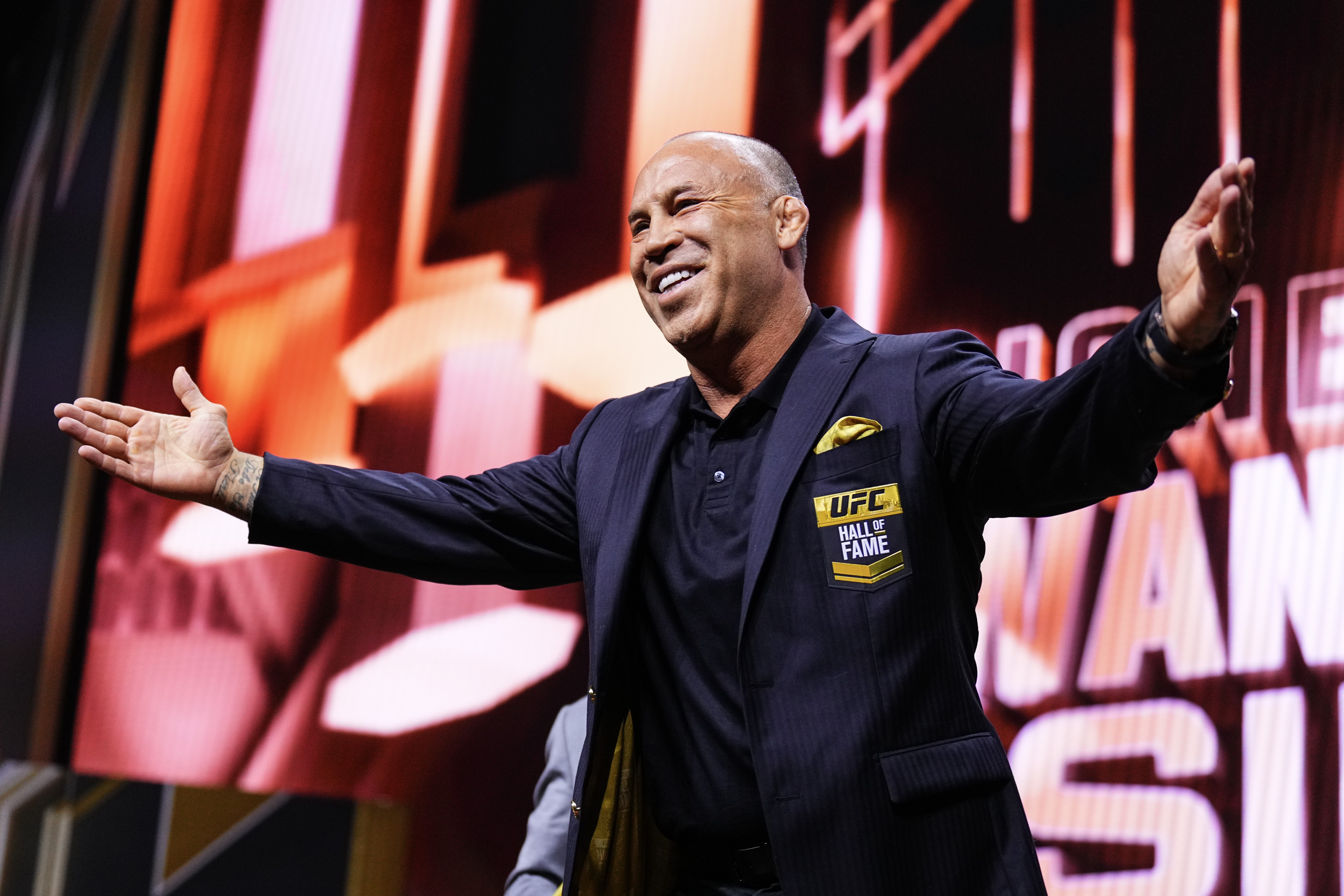 Wanderlei garante vitória fácil sobre Belfort na revanche marcada