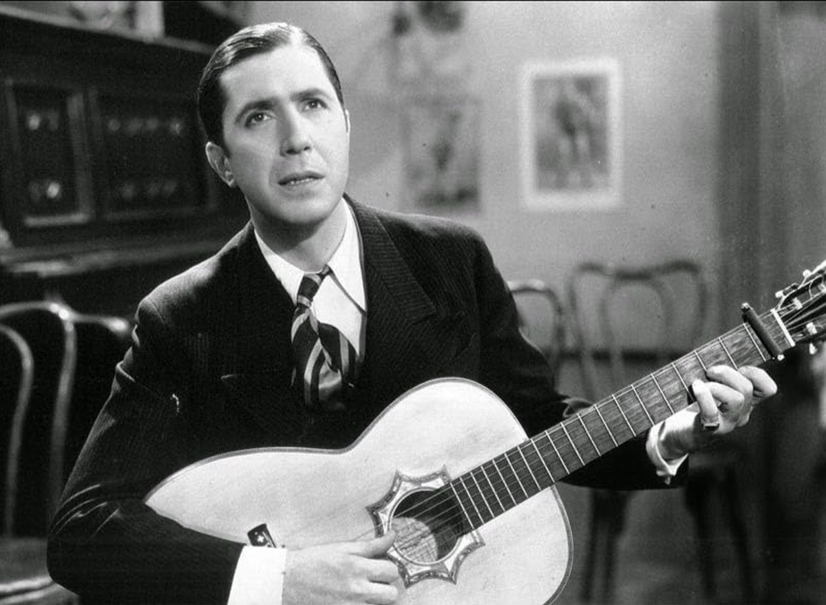 Carlos Gardel é homenageado em celebração aos 90 anos de sua morte