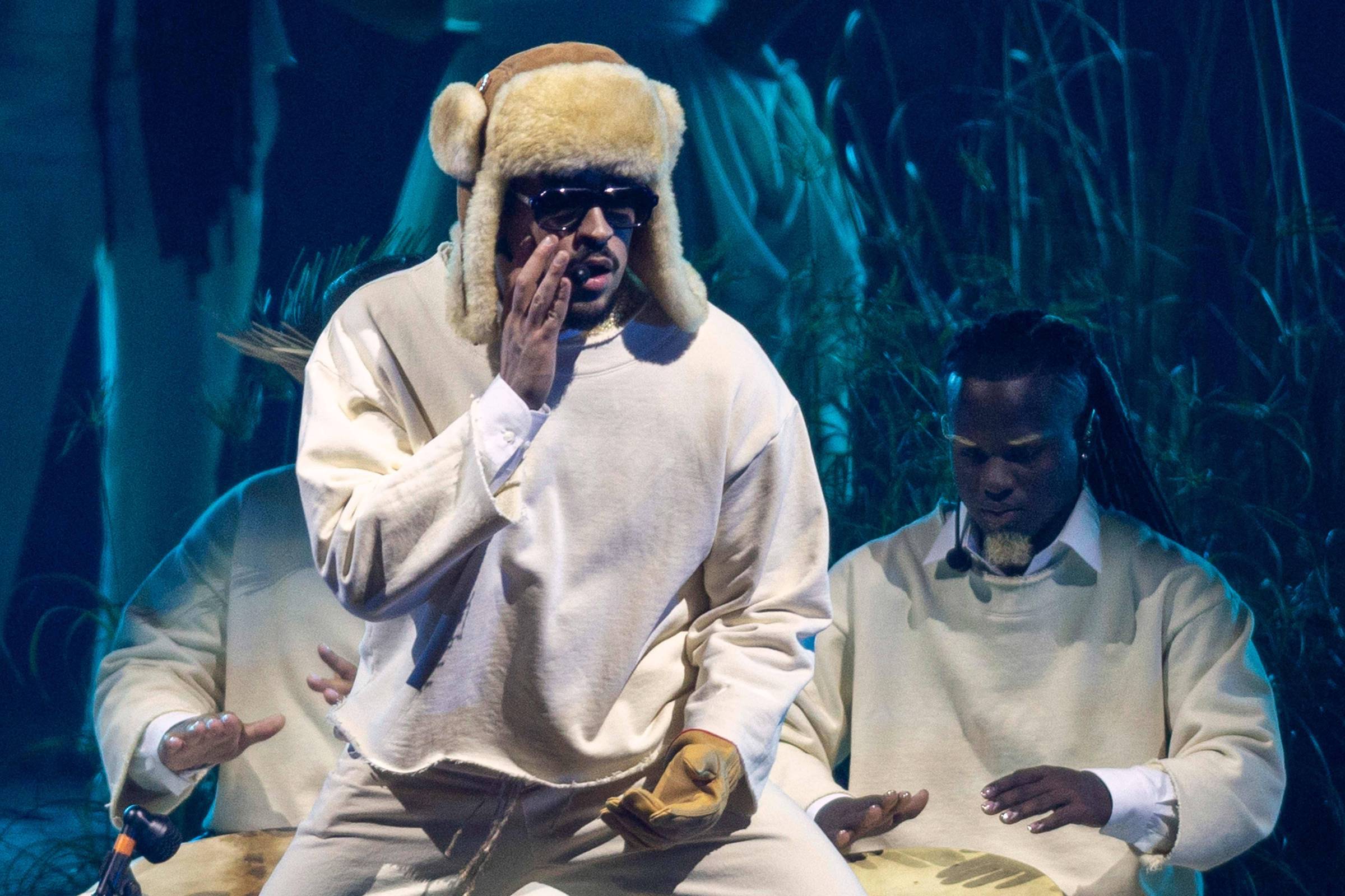 Bad Bunny celebra cultura porto-riquenha em residência artística em San Juan