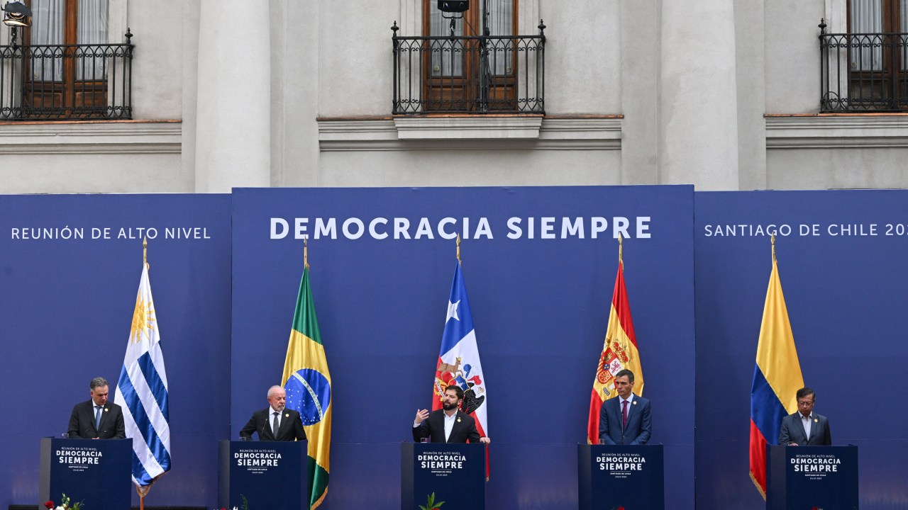Lula defende colaboração entre governo e sociedade contra o intervencionismo