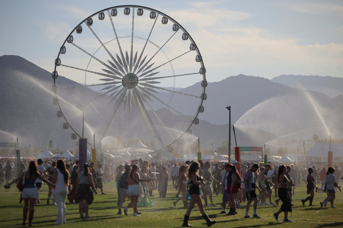 A famosa noria do festival de Coachella, em Indio (Califórnia), no dia 11 de abril de 2025. (Foto: Daniel Cole/REUTERS)