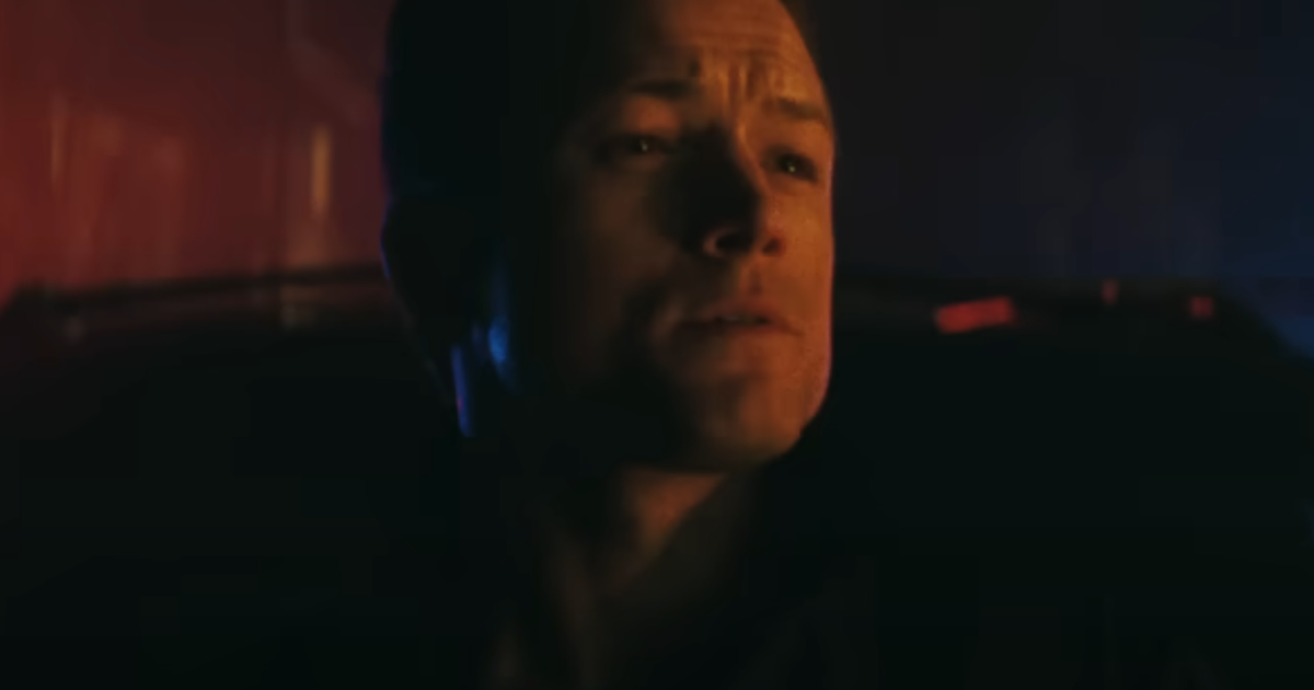 Apple TV+ lança trailer de 'Cortina de Fumaça', nova série com Taron Egerton e Jurnee Smollett