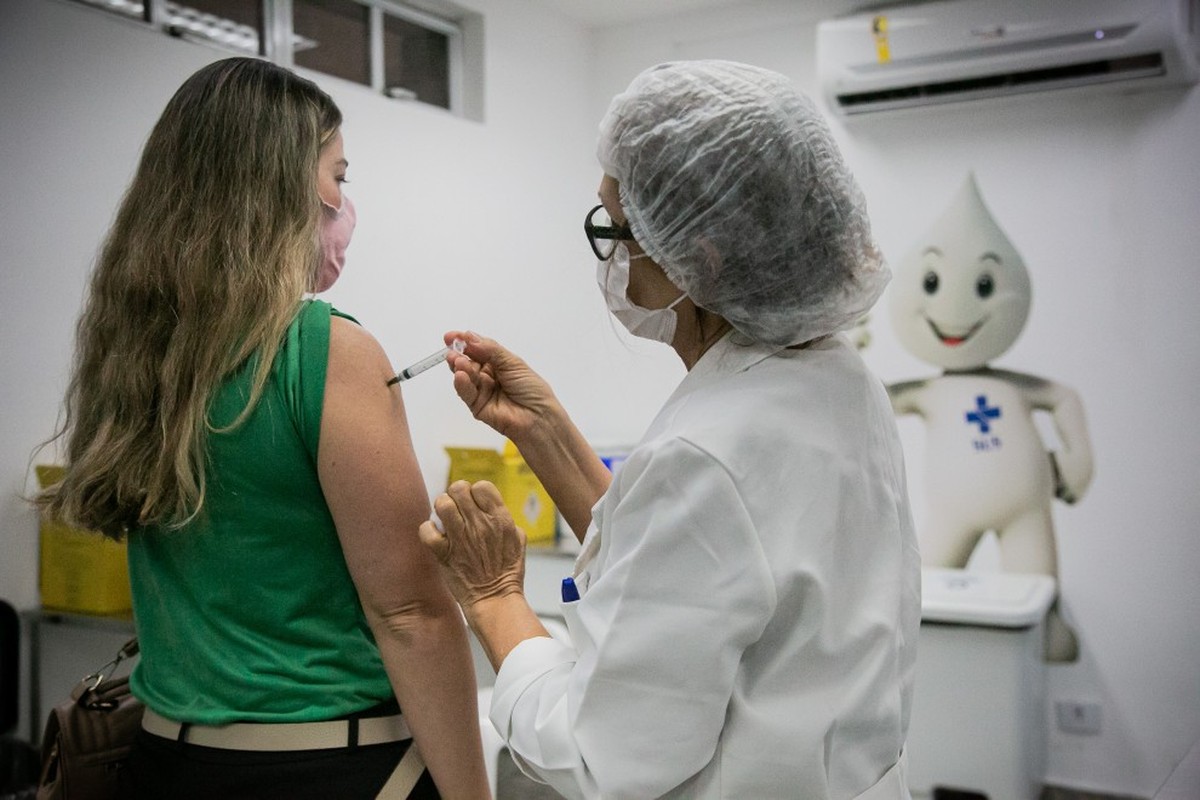 Nova variante da Covid-19, XFG, é identificada no Rio com 46 casos leves confirmados