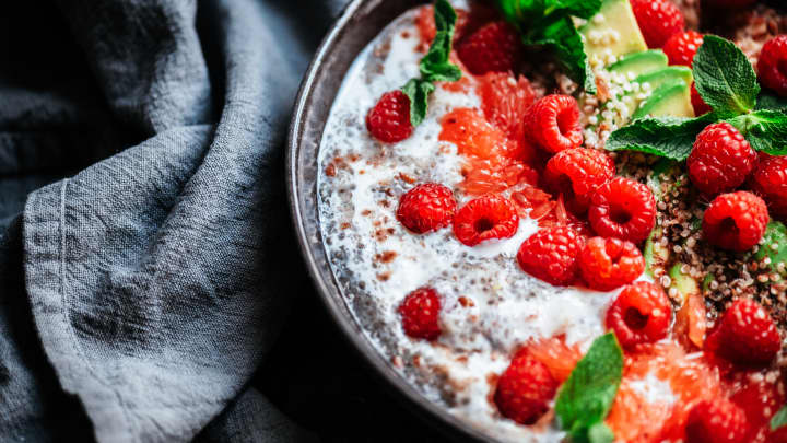 Fibermaxxing ganha popularidade no TikTok, mas cuidado com excessos segundo nutricionista