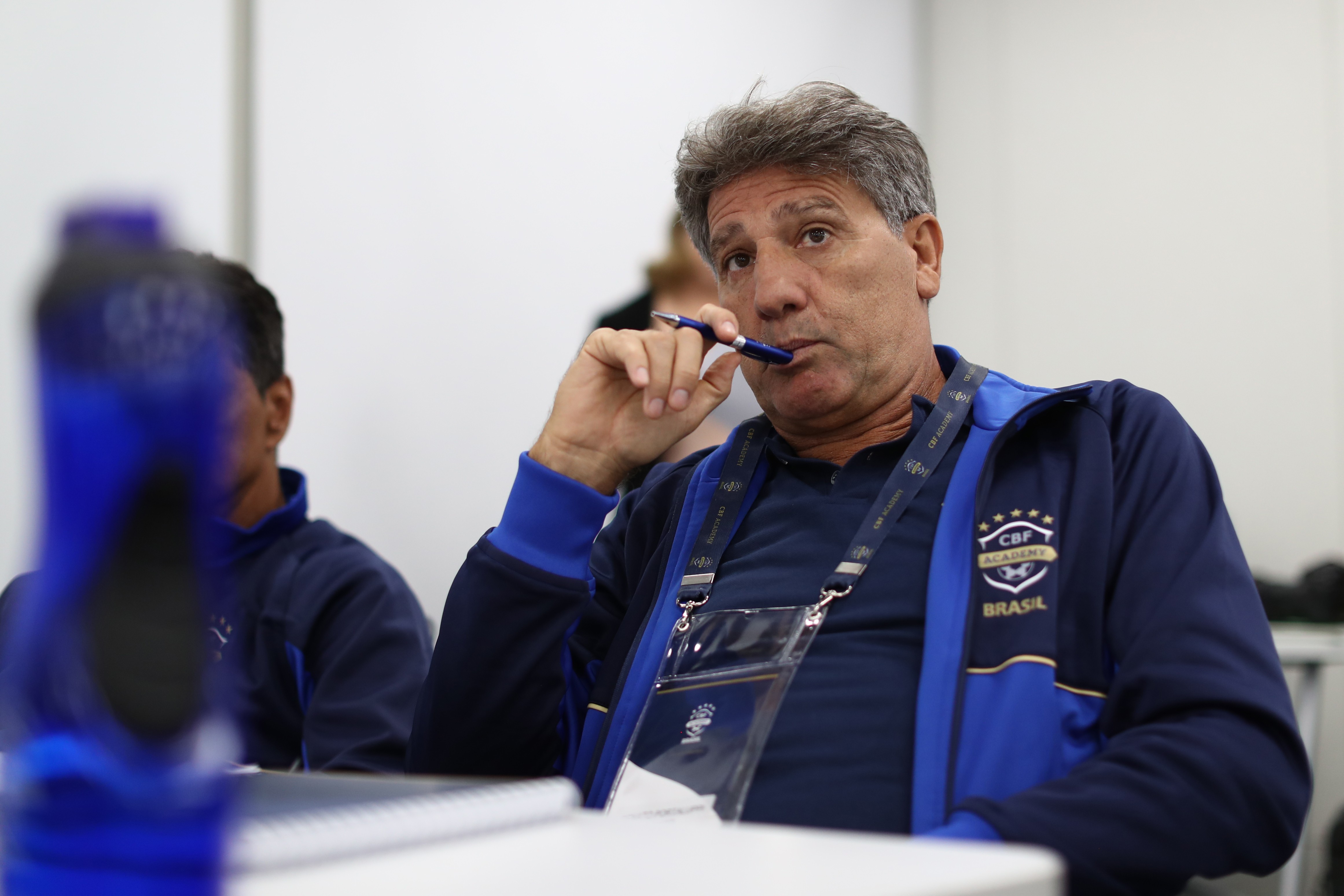 Renato supera estigmas 20 anos após convite inusitado em churrascaria