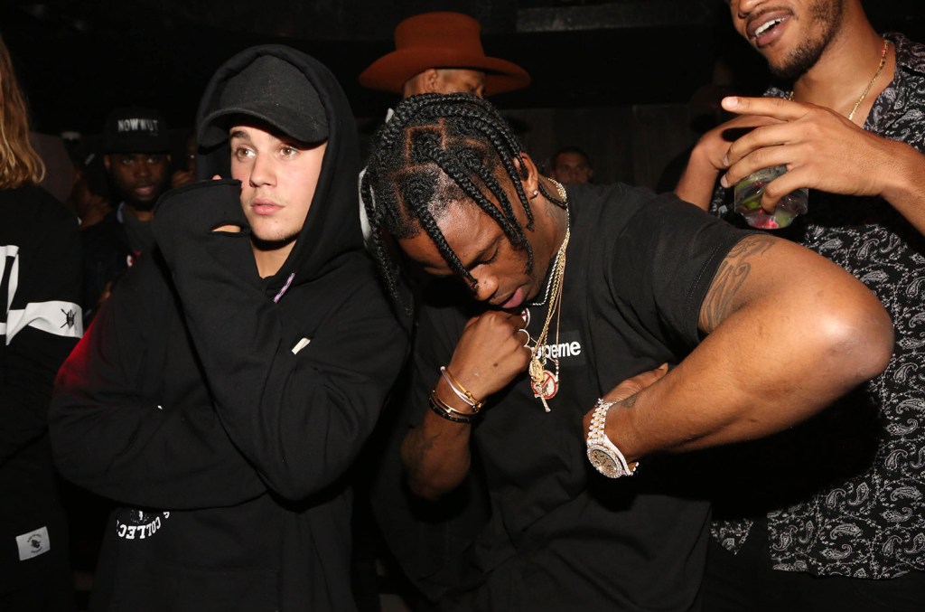 Travis Scott elogia estilo de Justin Bieber após disputa pelo primeiro lugar nas paradas