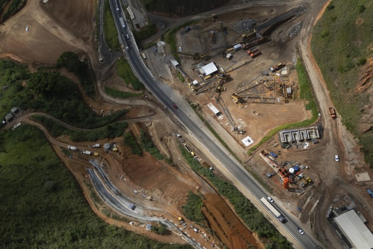 Obras de duplicação da Serra das Araras, na altura de Piracambi (Foto: Márcia Foletto)
