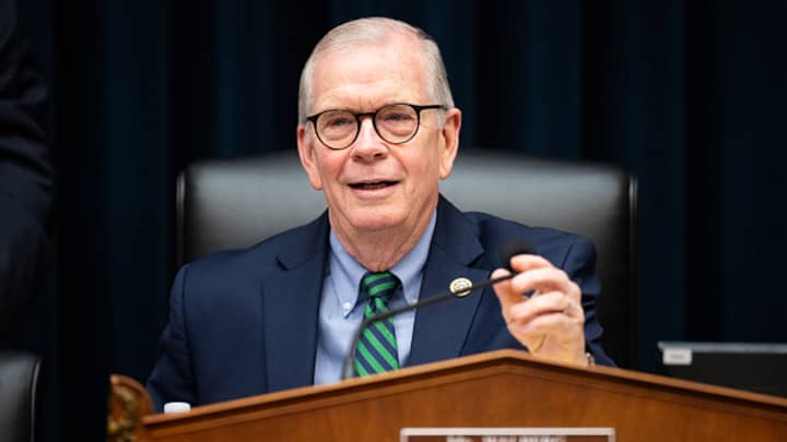 O presidente da Comissão de Educação e Trabalho da Câmara dos Representantes, Tim Walberg, do Partido Republicano de Michigan, participa da audiência sobre "O Estado da Educação Americana" no Edifício do Escritório da Câmara Ryaburn na quarta-feira, cinco de fevereiro de dois mil e vinte e cinco. (Foto: Bill Clark | Cq-roll Call, Inc. | Getty Images)