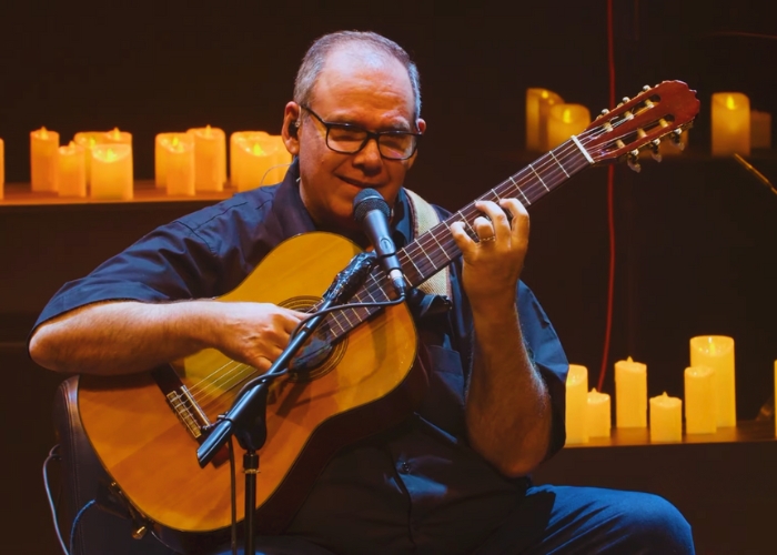 João Alexandre apresenta show intimista na plataforma de streaming MackPlay
