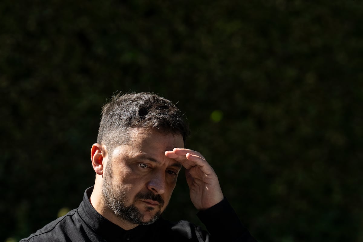 Zelenski enfrenta críticas na Ucrânia por interferir na luta anticorrupção
