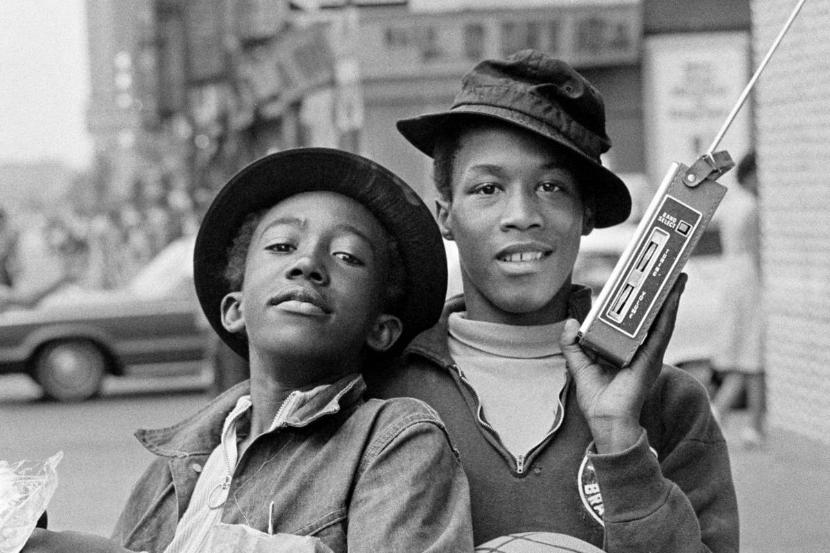 Ernest Cole e zumbis da Disney estreiam na programação de TV e streaming hoje