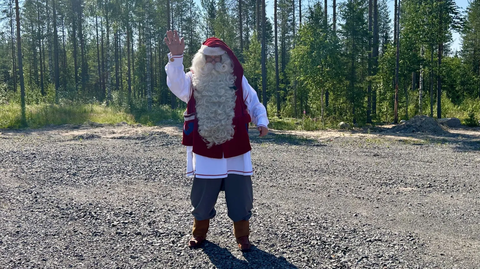 Lapônia enfrenta calor recorde e Papai Noel sente os efeitos da onda de calor