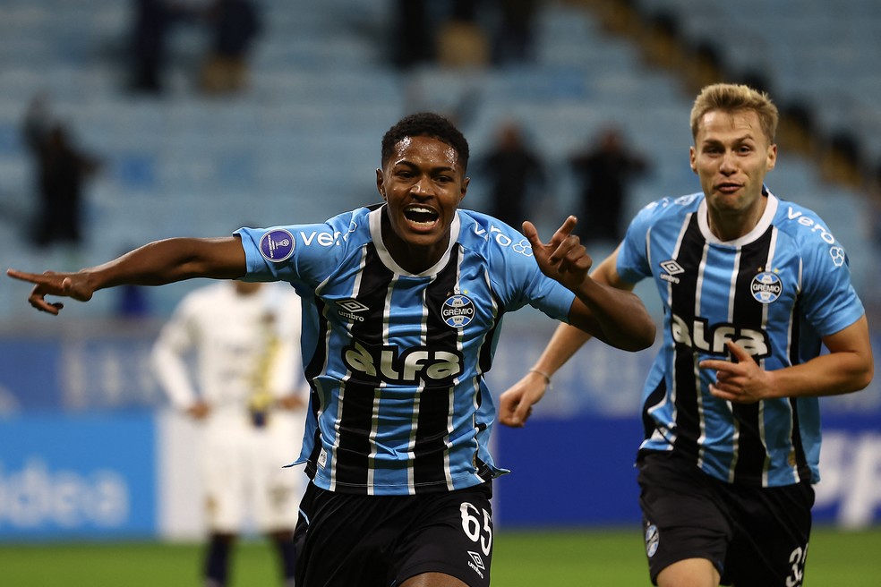 Riquelme Freitas gol Grêmio Sportivo Luqueño Copa Sul-Americana. (Foto: Silvio Avila/AFP)