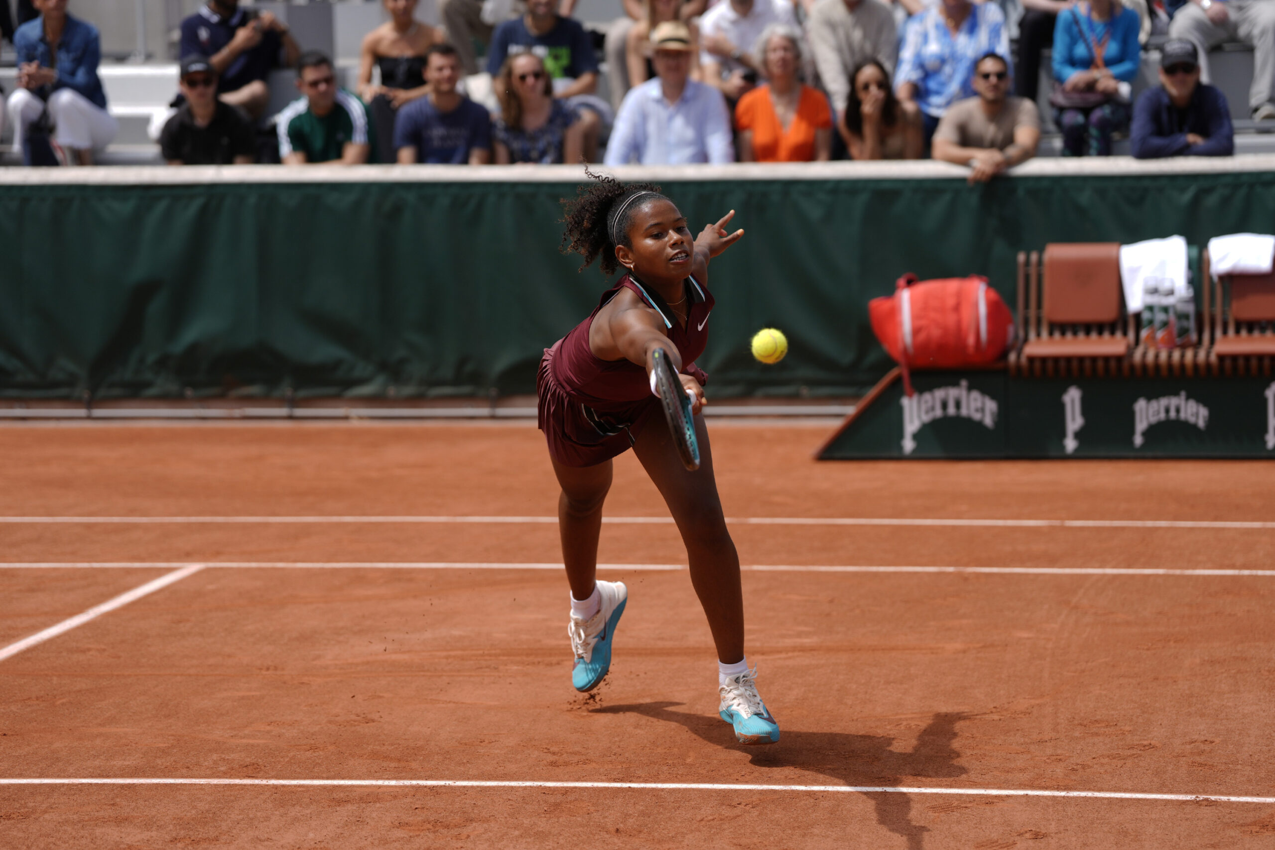 Victória Barros avança às oitavas de final em Roland Garros e busca mais vitórias