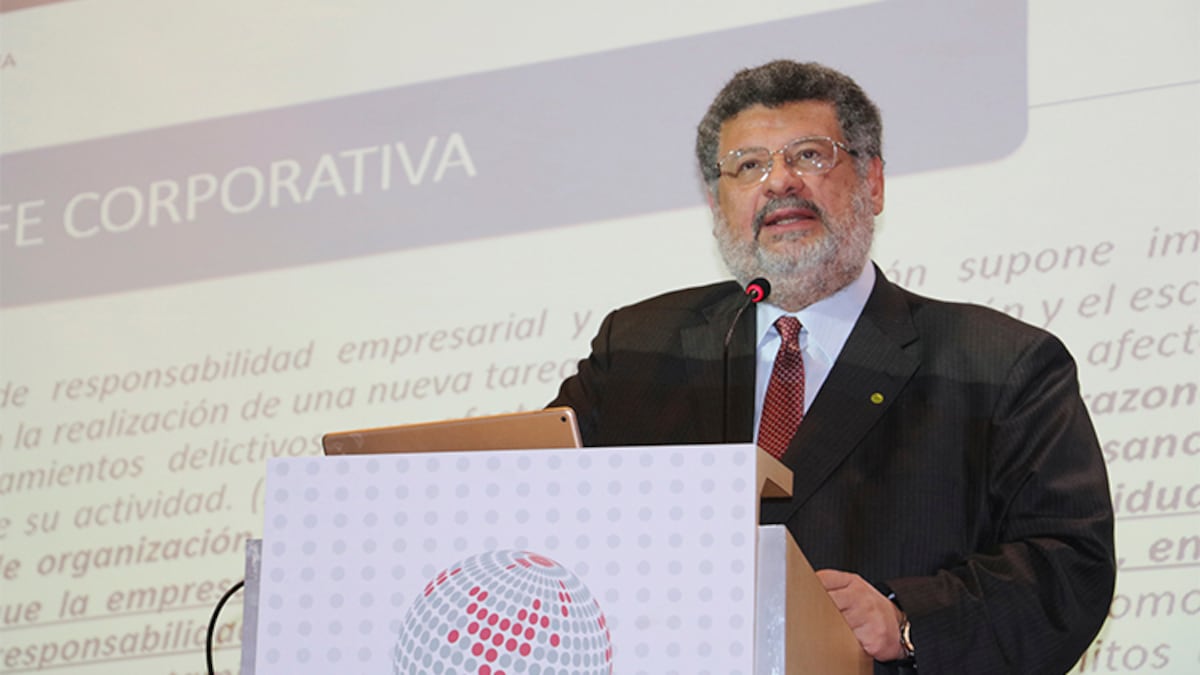 "Advogado de Uribe aponta 'lawfare' como motivo para possível decisão contrária"