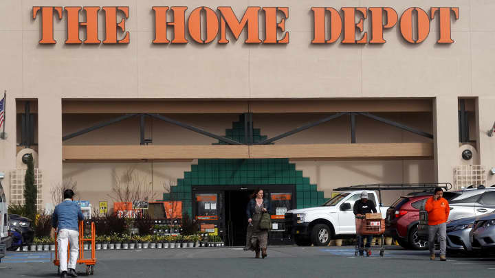 Home Depot inicia vendas de Dia da Memória com descontos em produtos de jardinagem