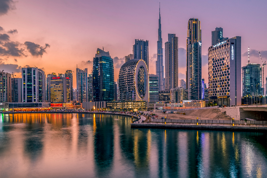 Abu Dhabi e Dubai se destacam como as cidades com impostos mais baixos do mundo