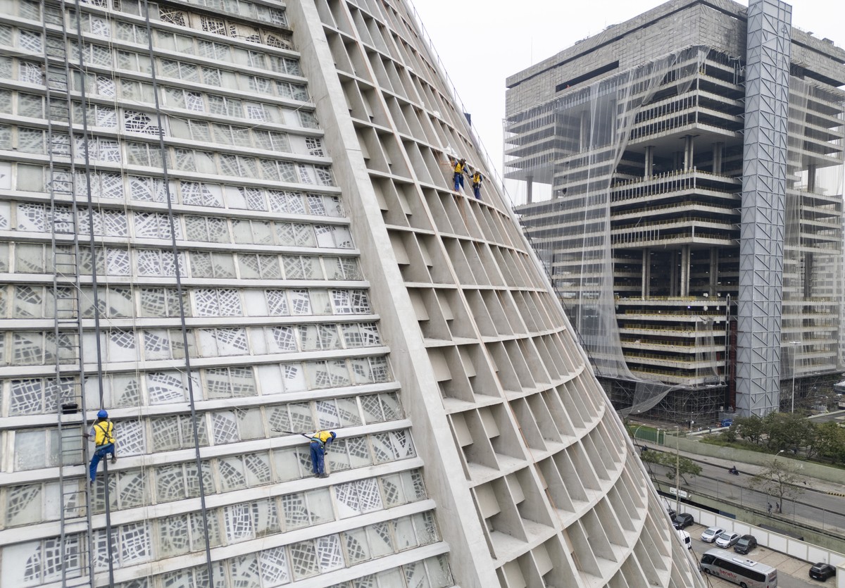 Catedral Metropolitana e sede da Petrobras recebem reformas no Centro do Rio