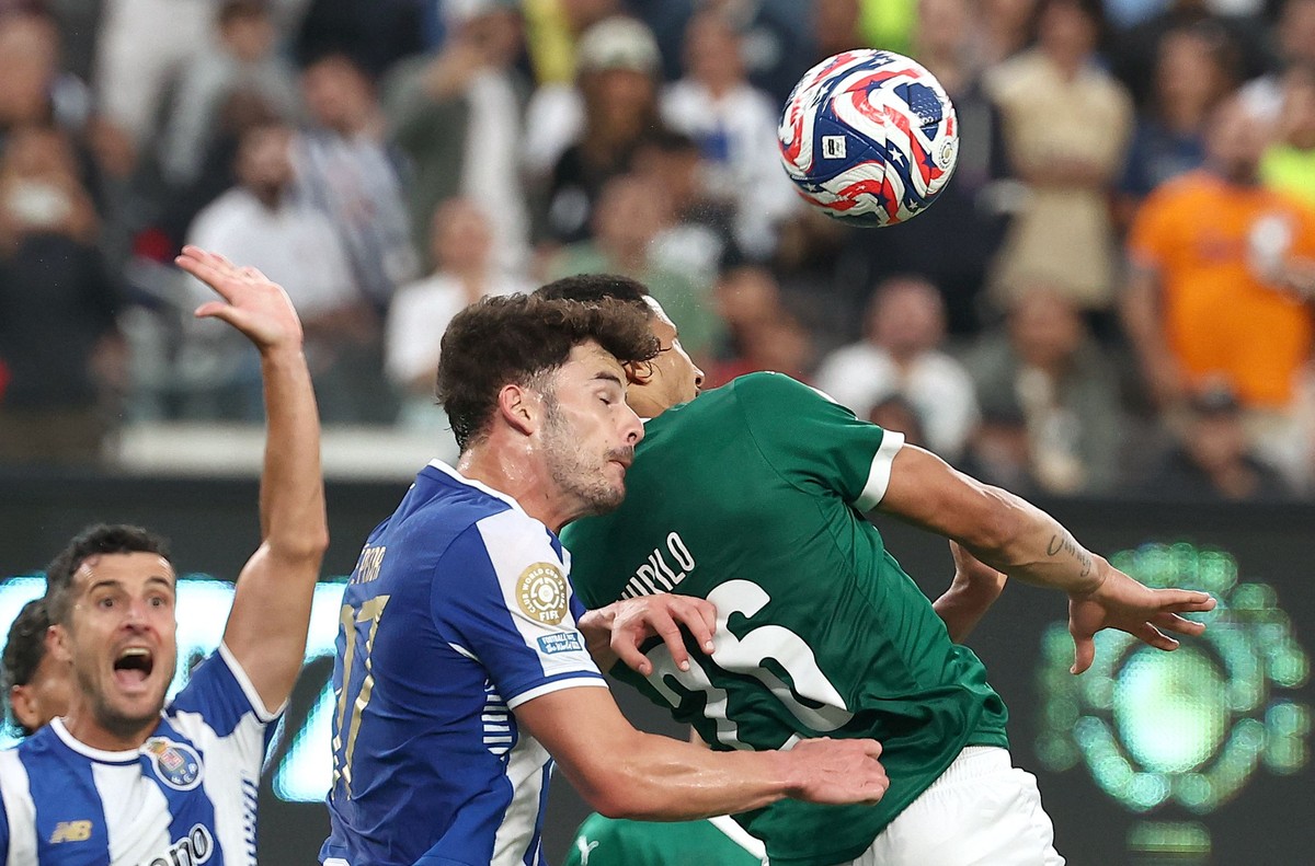Palmeiras empata sem gols com Porto e deixa dúvidas na estreia do Mundial de Clubes