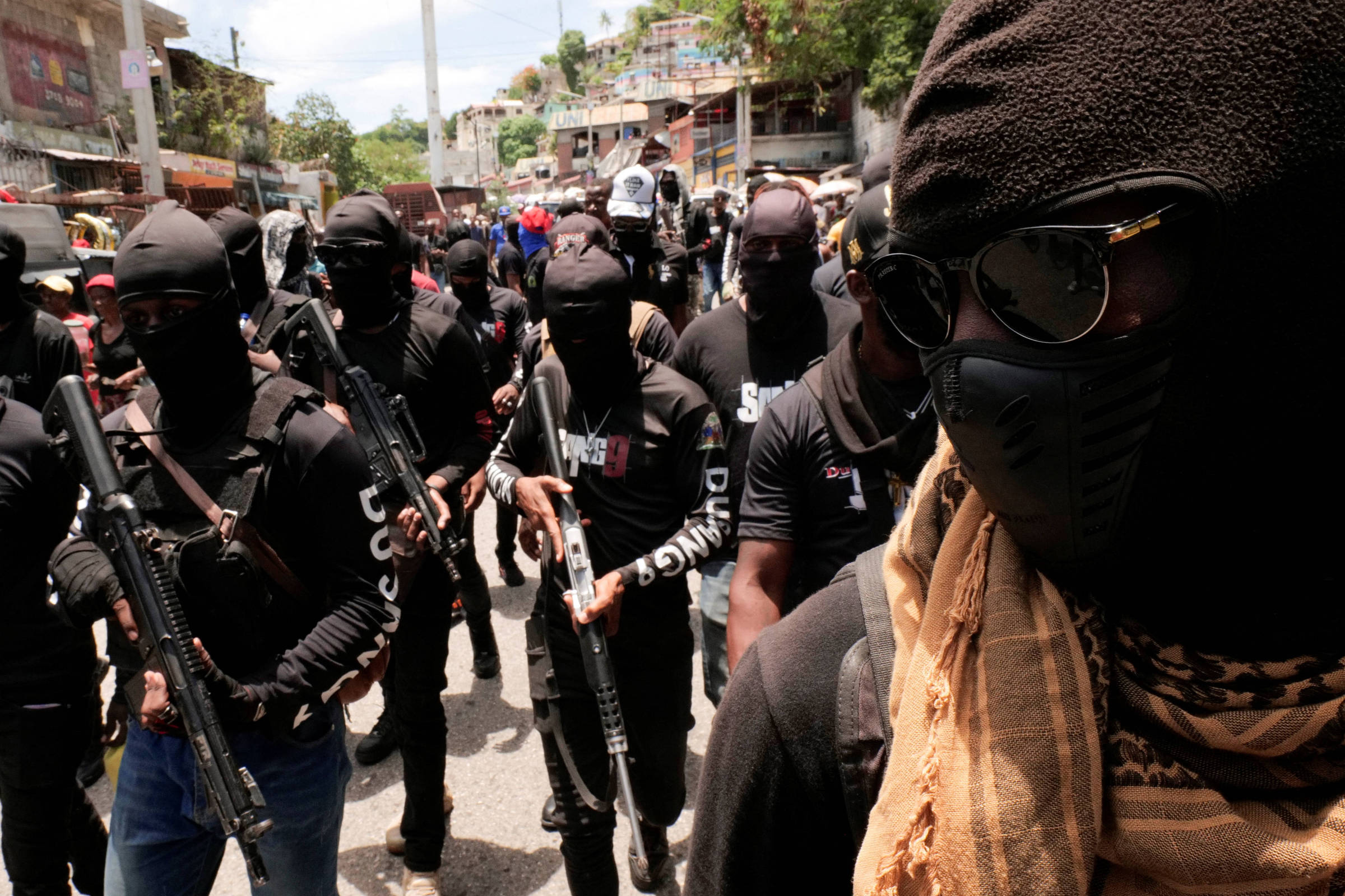 Vigilantes confundem-se com gangues e intensificam crise de segurança no Haiti