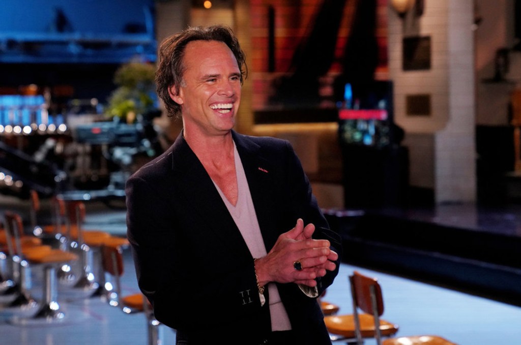 Walton Goggins estrela o primeiro promo do Saturday Night Live antes de sua estreia como apresentador. (Foto: Reprodução)