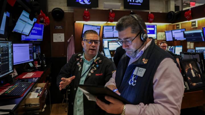 Ações em destaque no pré-mercado: Netflix, American Express e Chevron se movimentam