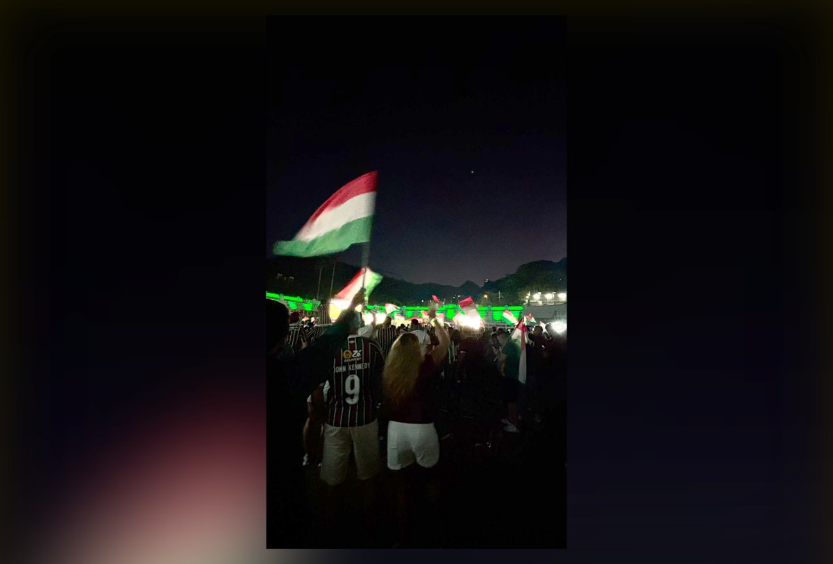 Torcida aplaude tricolor após eliminação e critica venda de jovens talentos