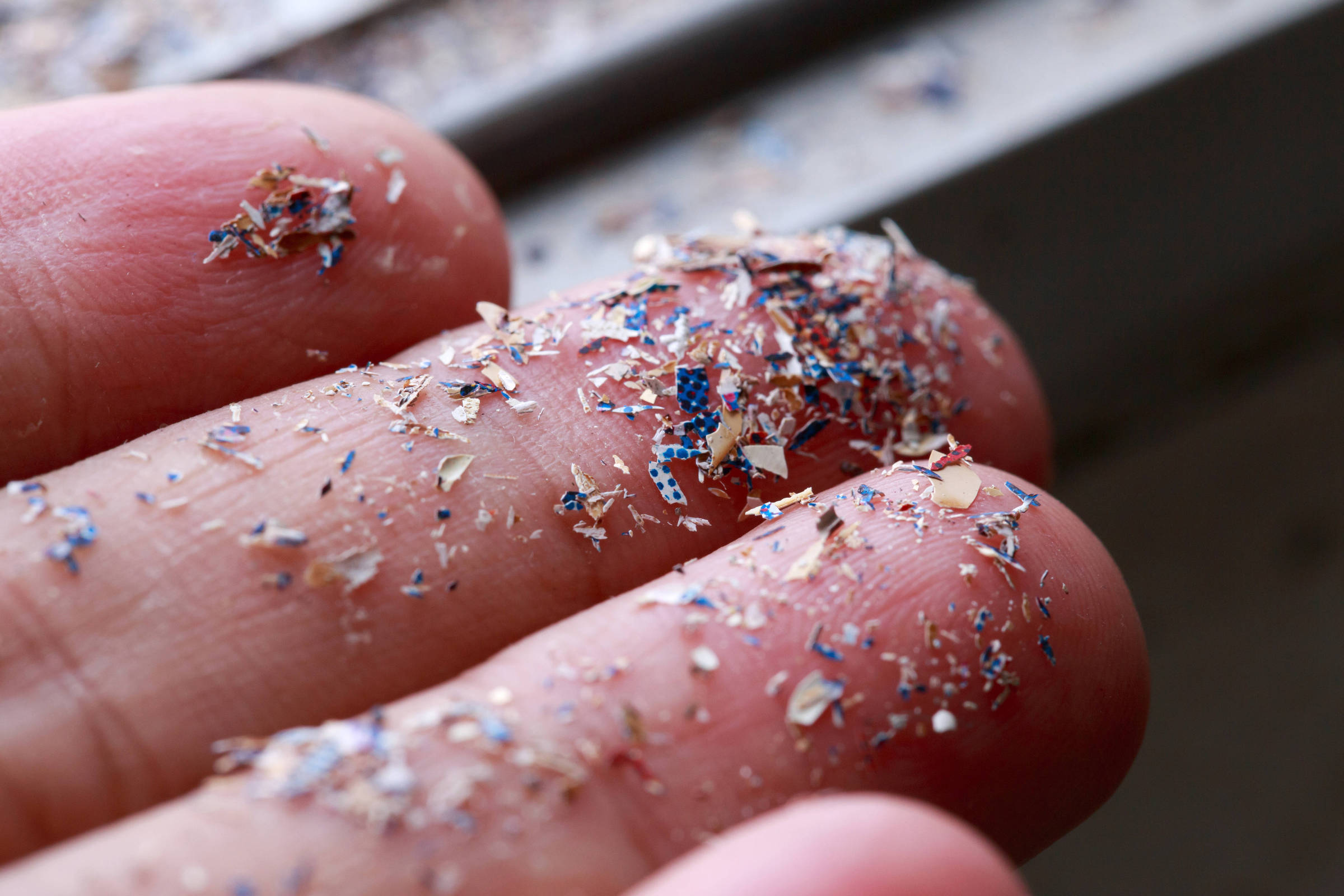 Microplásticos no corpo humano afetam a saúde e geram preocupações globais
