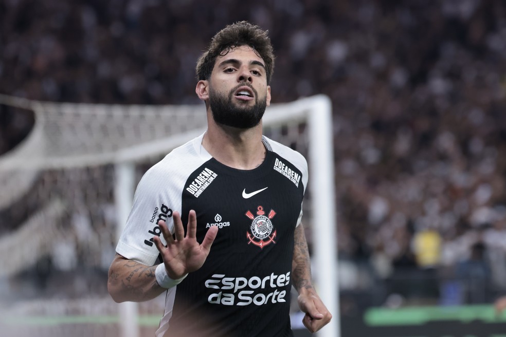 Yuri Alberto comemora gol em Corinthians x Santos. (Foto: Marcello Zambrana/AGIF)