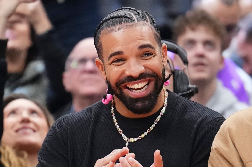 Drake exibe abdômen definido em selfie e provoca novo álbum 'Iceman'