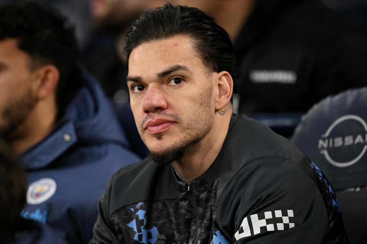 Galatasaray oferece R$ 19 milhões por Ederson, do Manchester City, segundo jornal