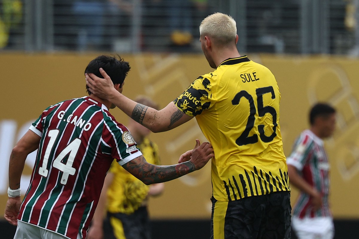Cano destaca igualdade do Fluminense em jogo contra o Borussia Dortmund