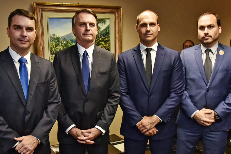 Bolsonaro é apontado como o responsável por confusões familiares na política
