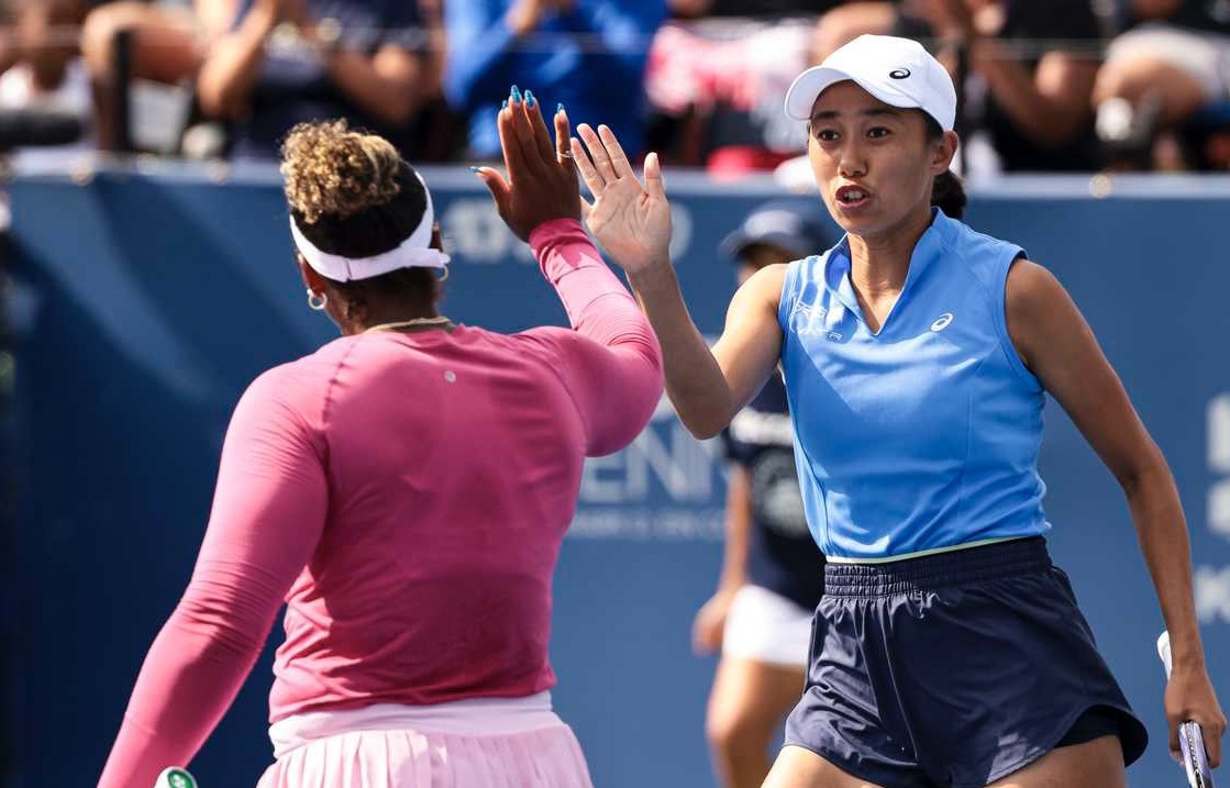 Tauson e Zheng superam Venus e Baptiste e garantem vaga nas semifinais das duplas