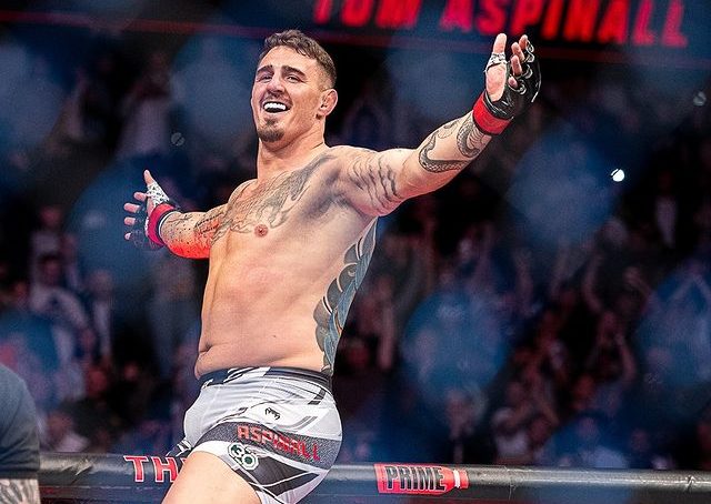 Tom Aspinall aguarda por chance de enfrentar Jon Jones. (Foto: Instagram/UFC Europe)