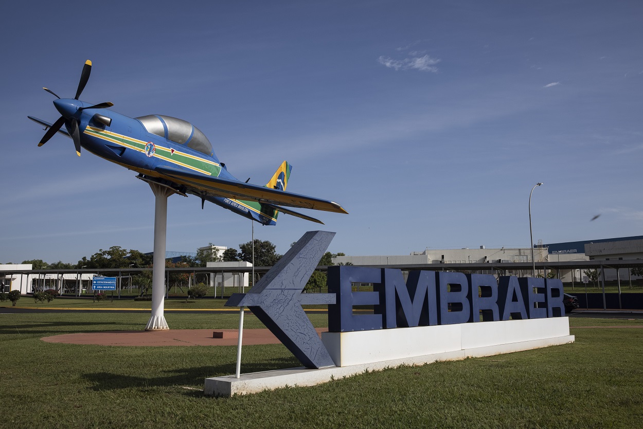 Embraer mantém projeções para 2025 após evitar tarifas elevadas dos EUA