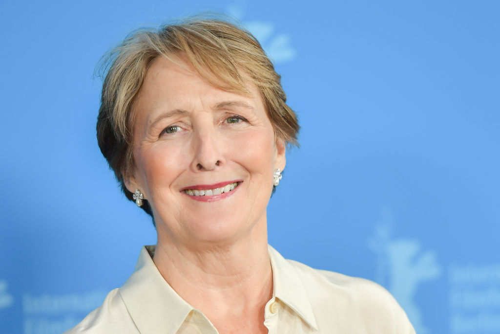 Fiona Shaw revela preconceito de idade em Hollywood aos 28 anos